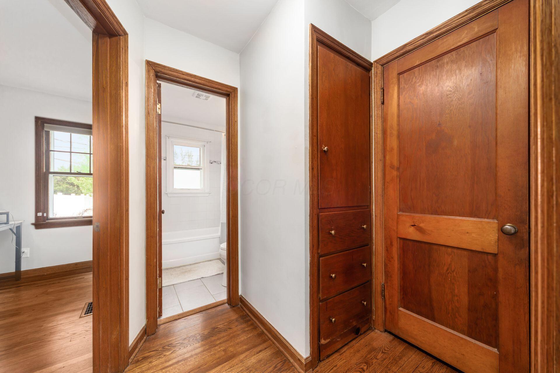 230 E Royal Forest Boulevard