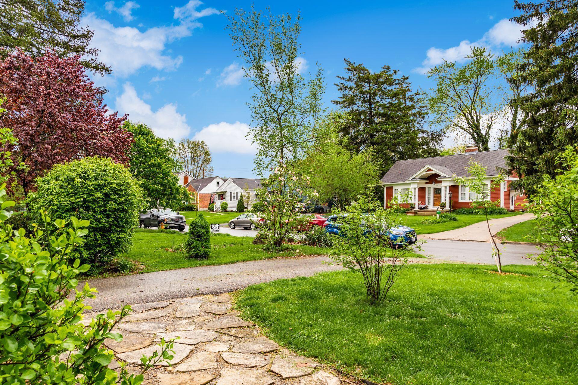 230 E Royal Forest Boulevard