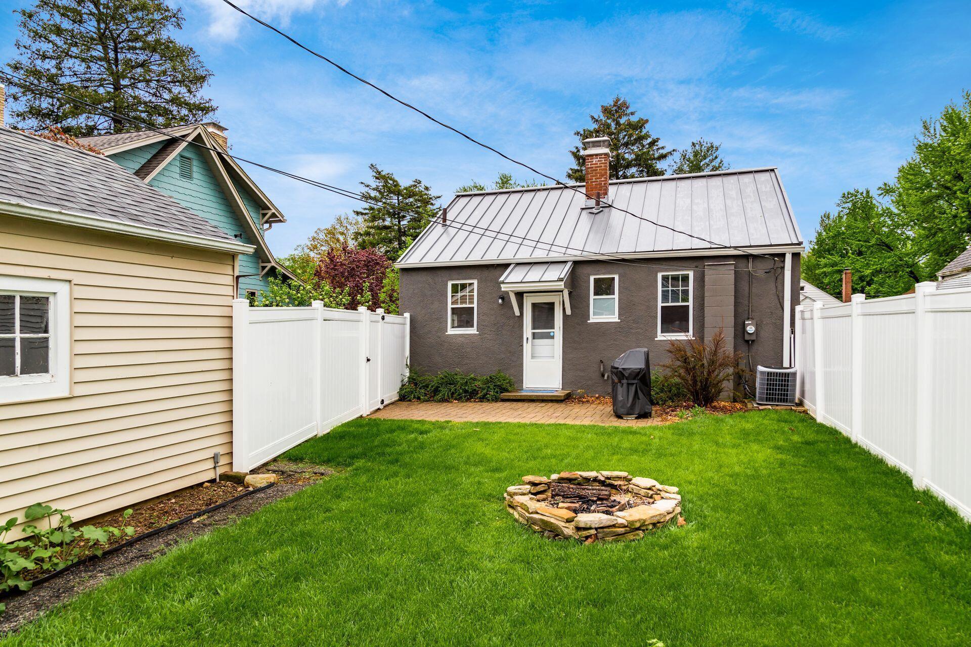 230 E Royal Forest Boulevard