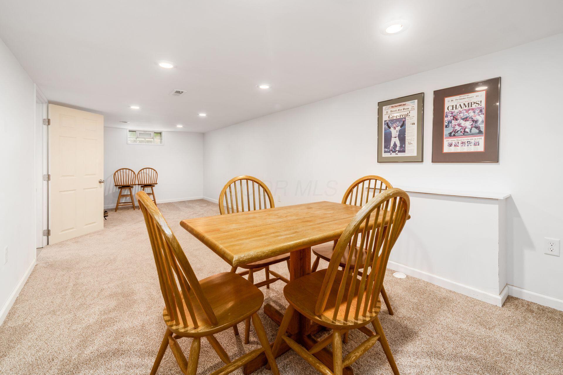 230 E Royal Forest Boulevard