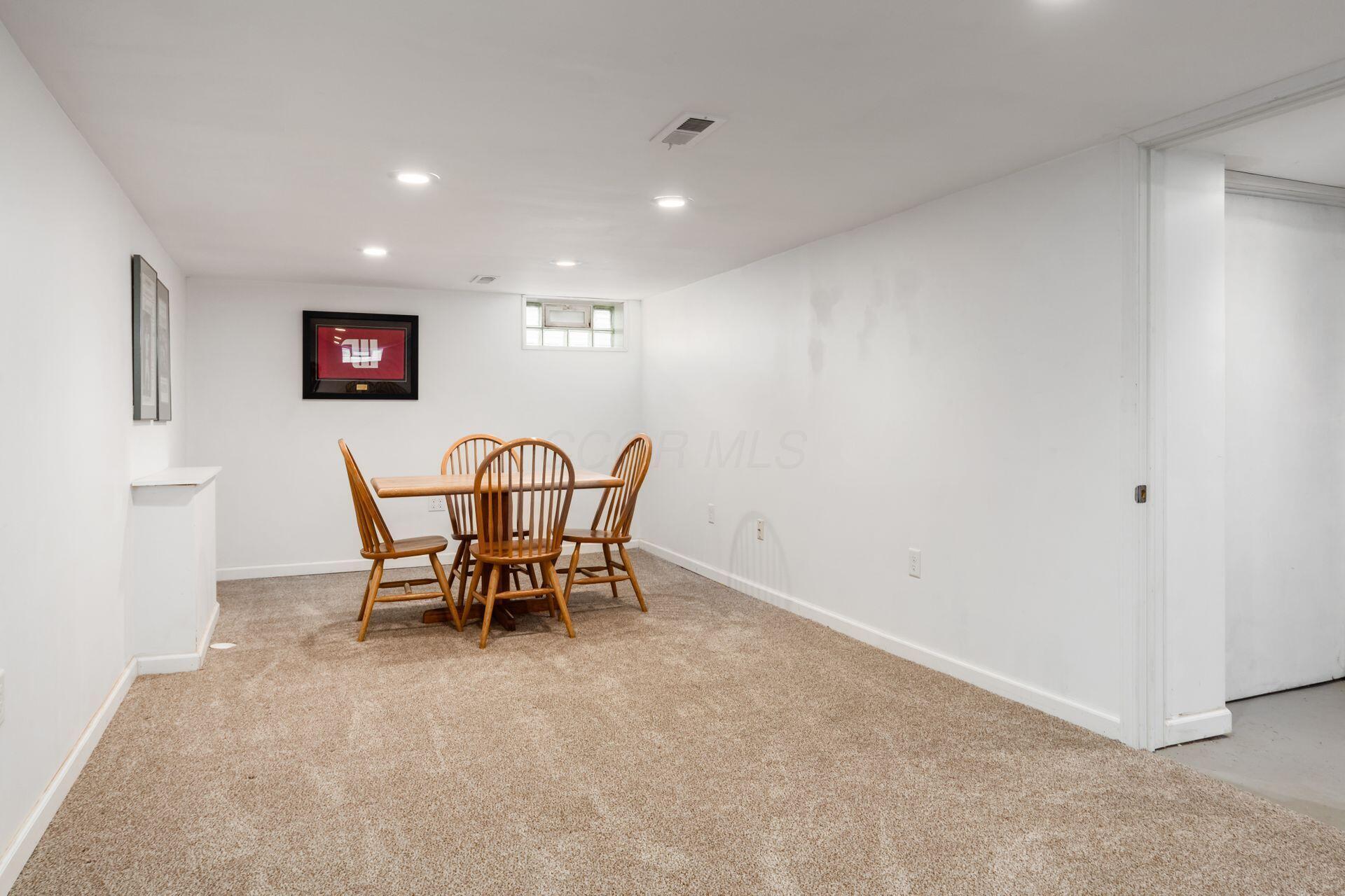 230 E Royal Forest Boulevard