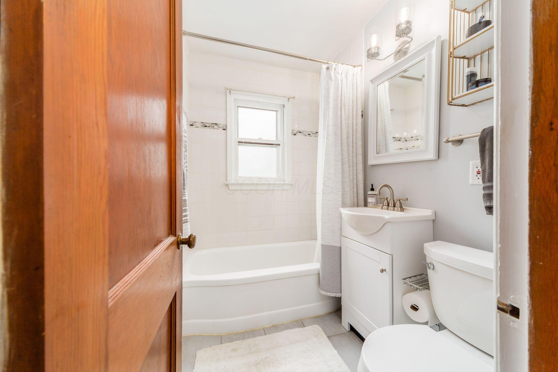 230 E Royal Forest Boulevard