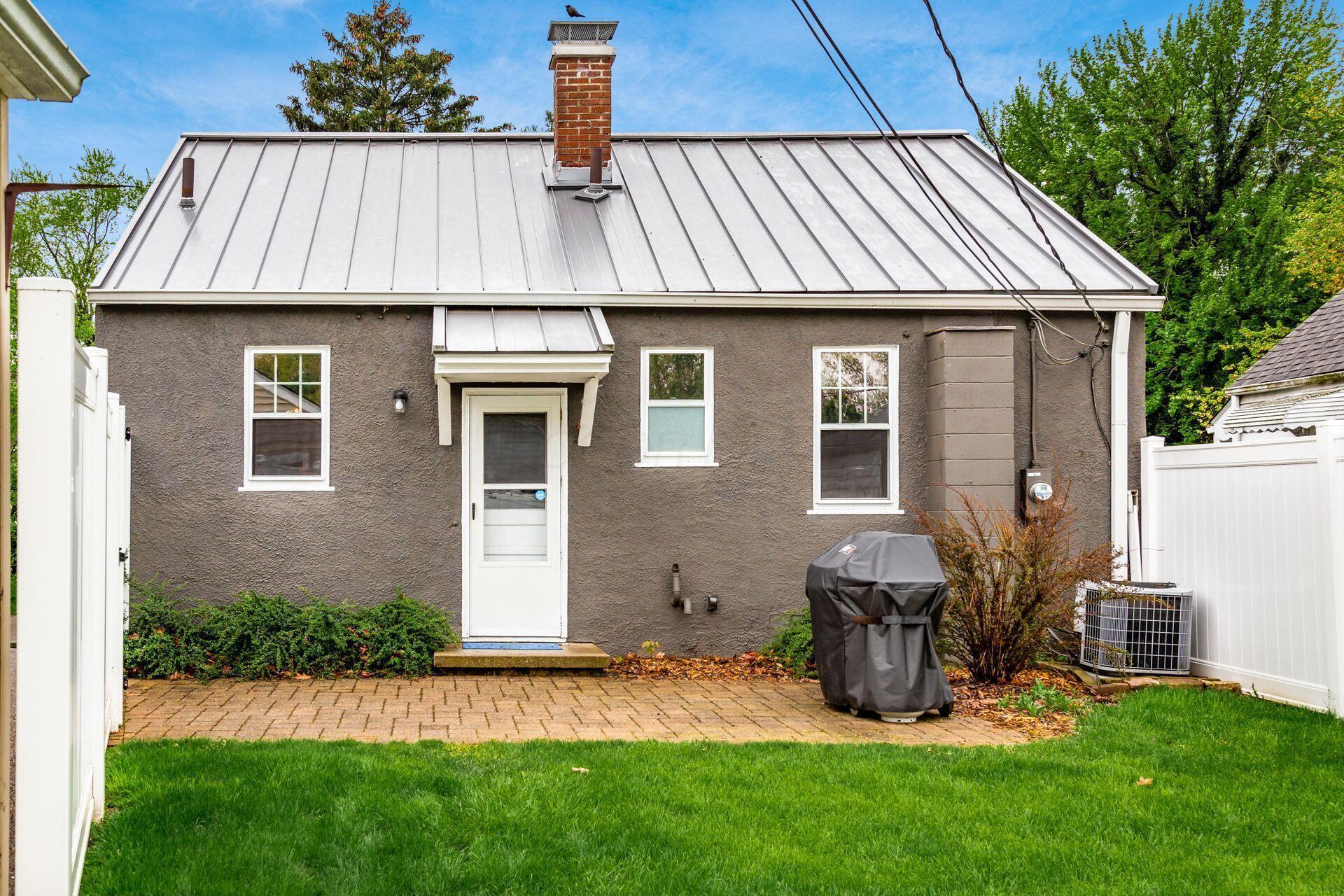 230 E Royal Forest Boulevard