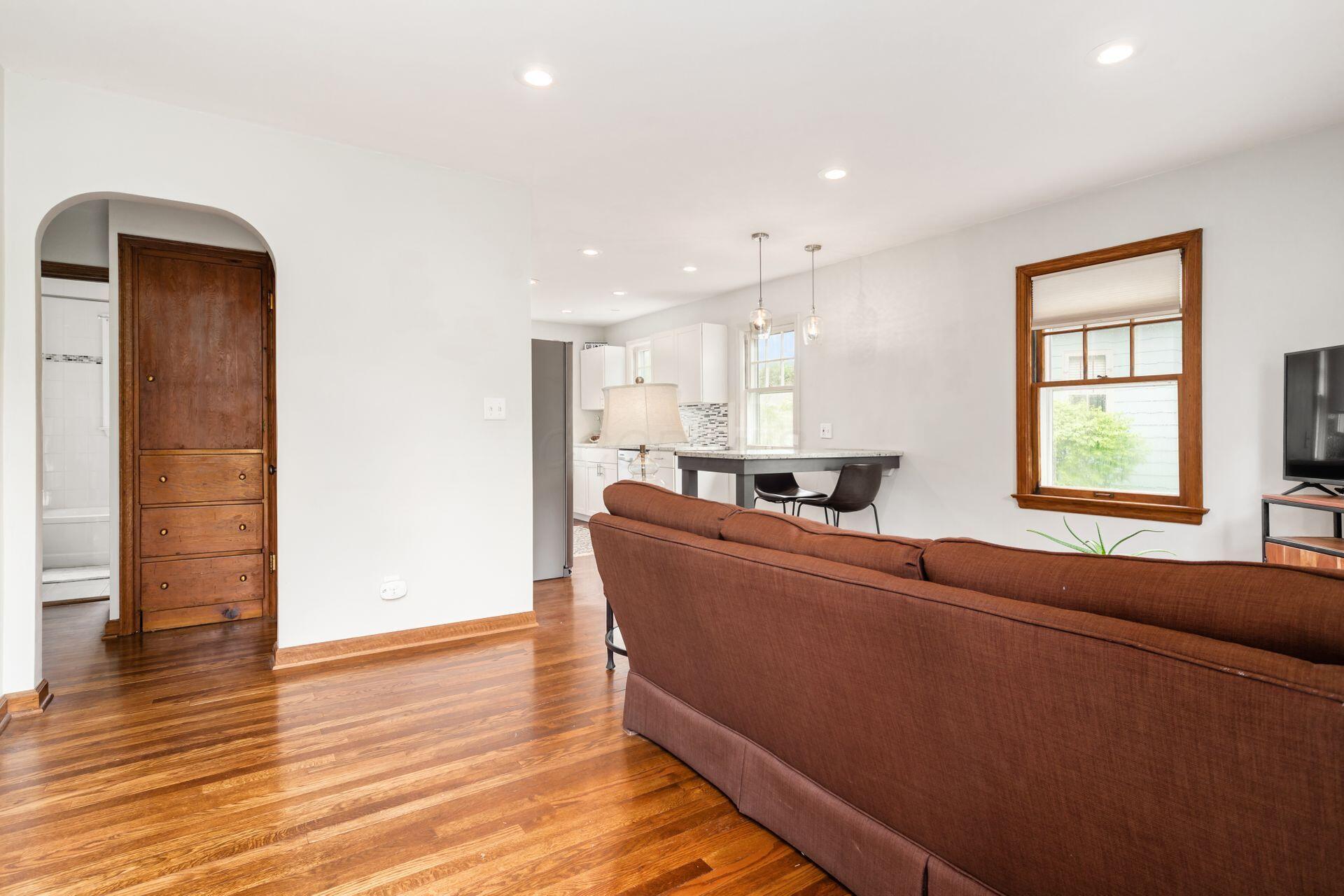 230 E Royal Forest Boulevard