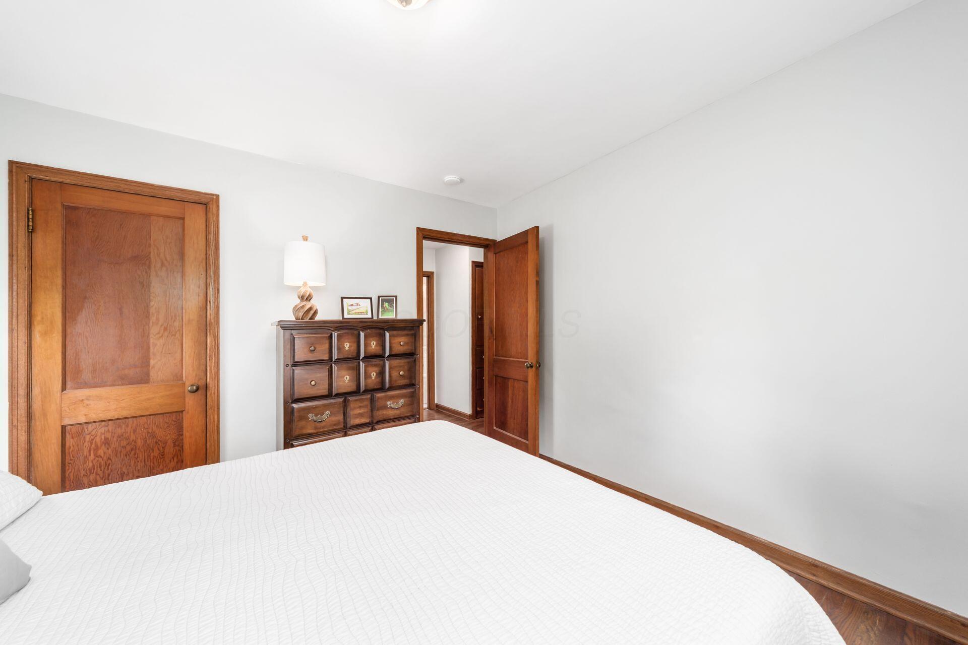 230 E Royal Forest Boulevard