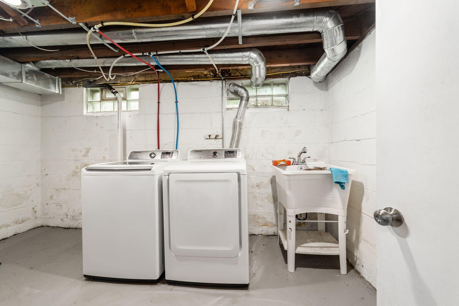 230 E Royal Forest Boulevard