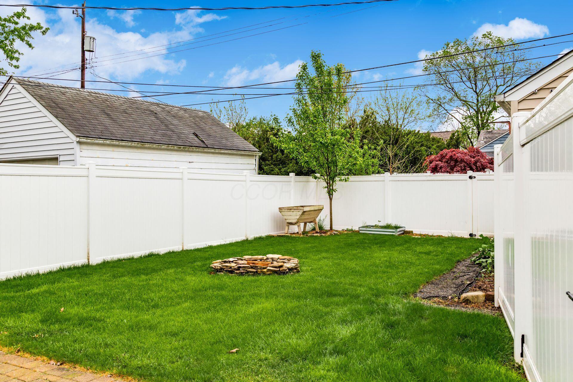 230 E Royal Forest Boulevard