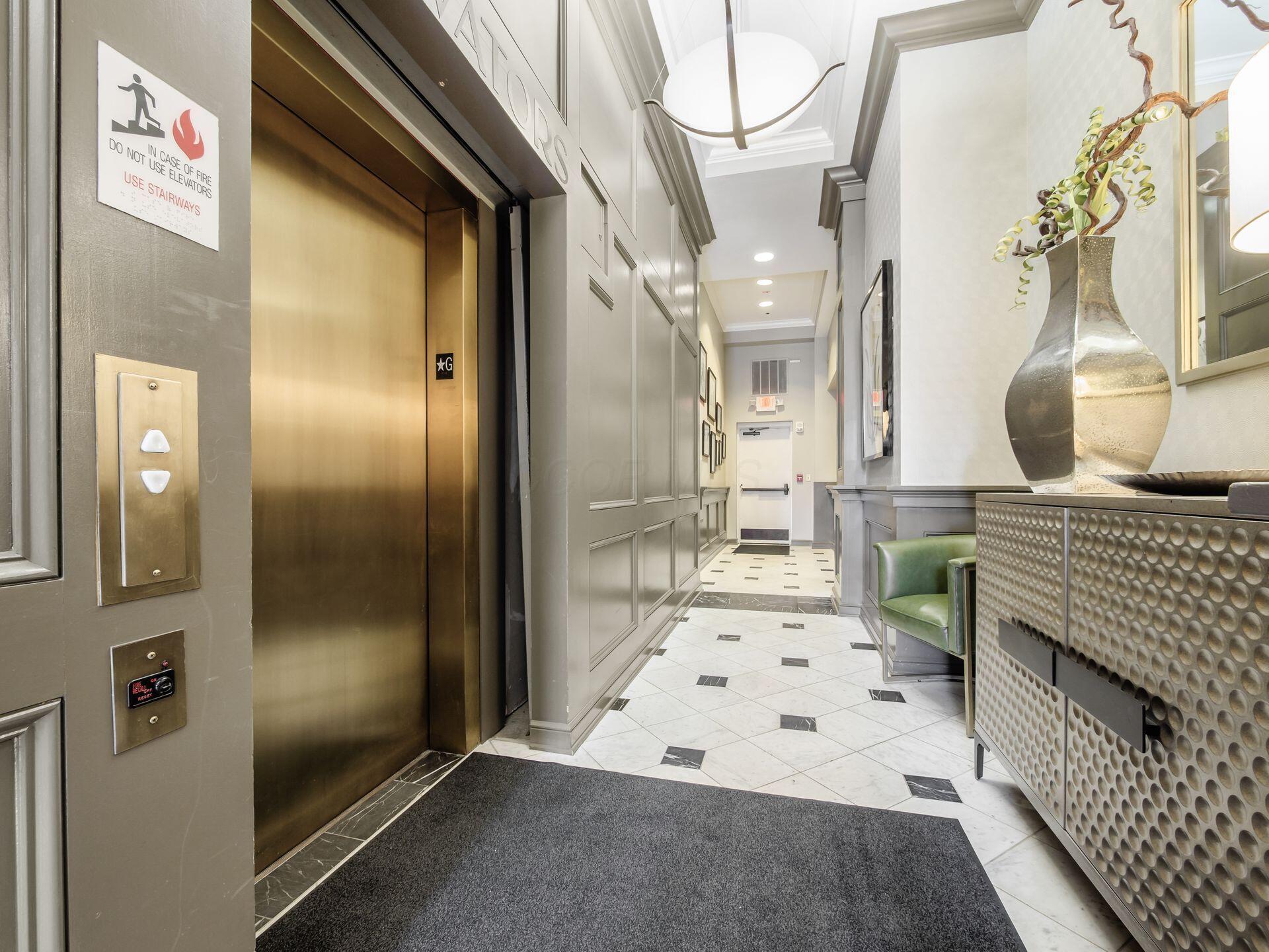 8 E Broad Street, 502