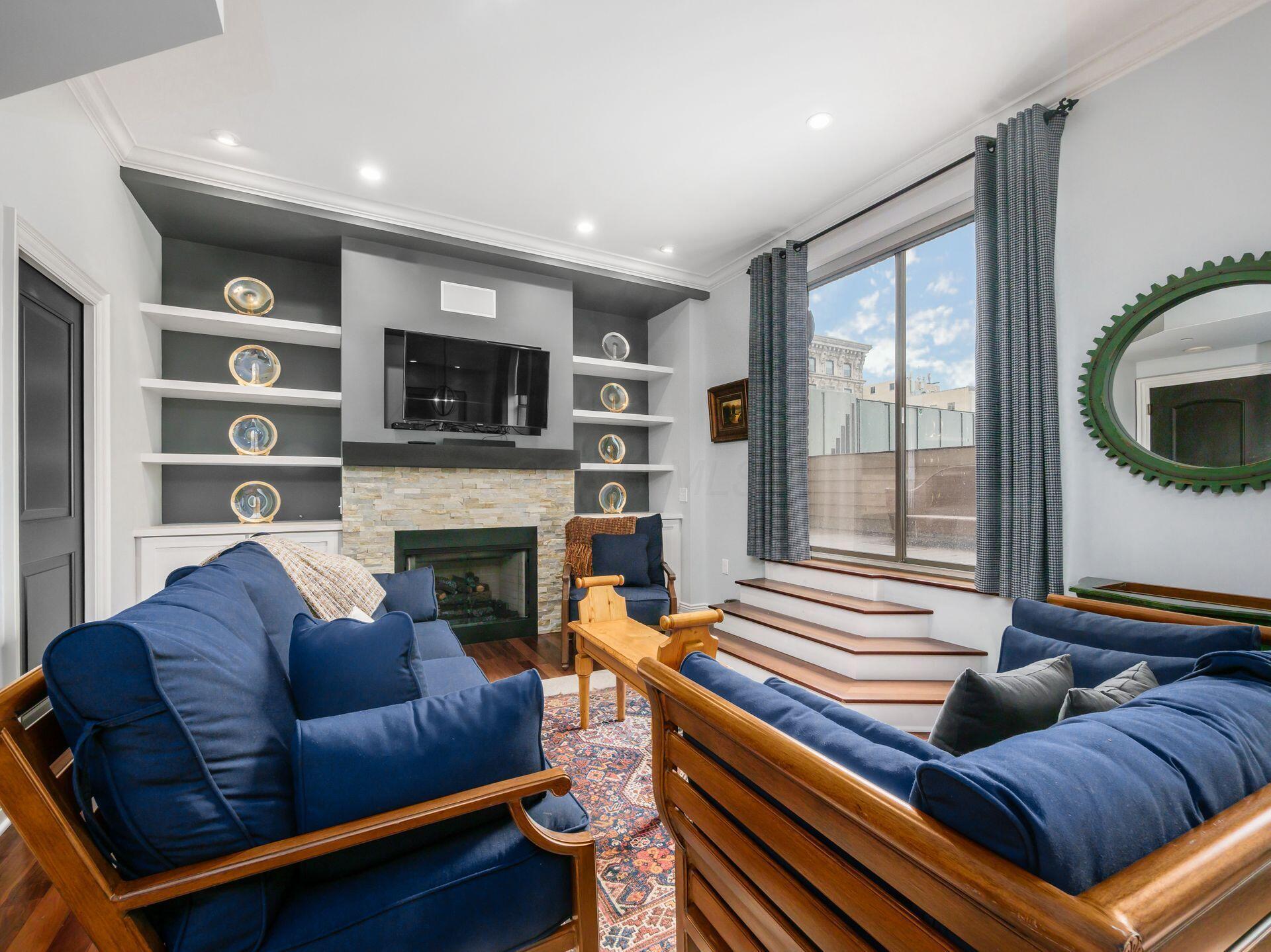 8 E Broad Street, 502