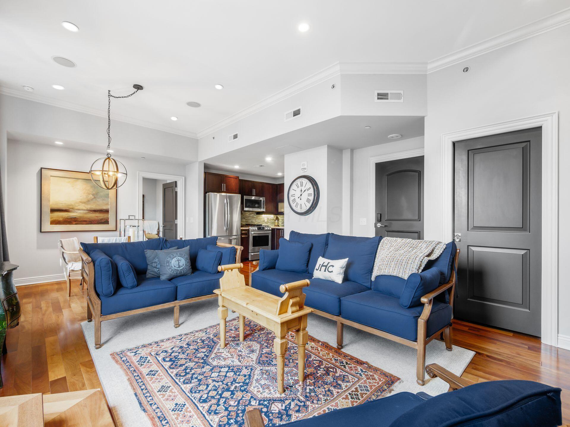 8 E Broad Street, 502