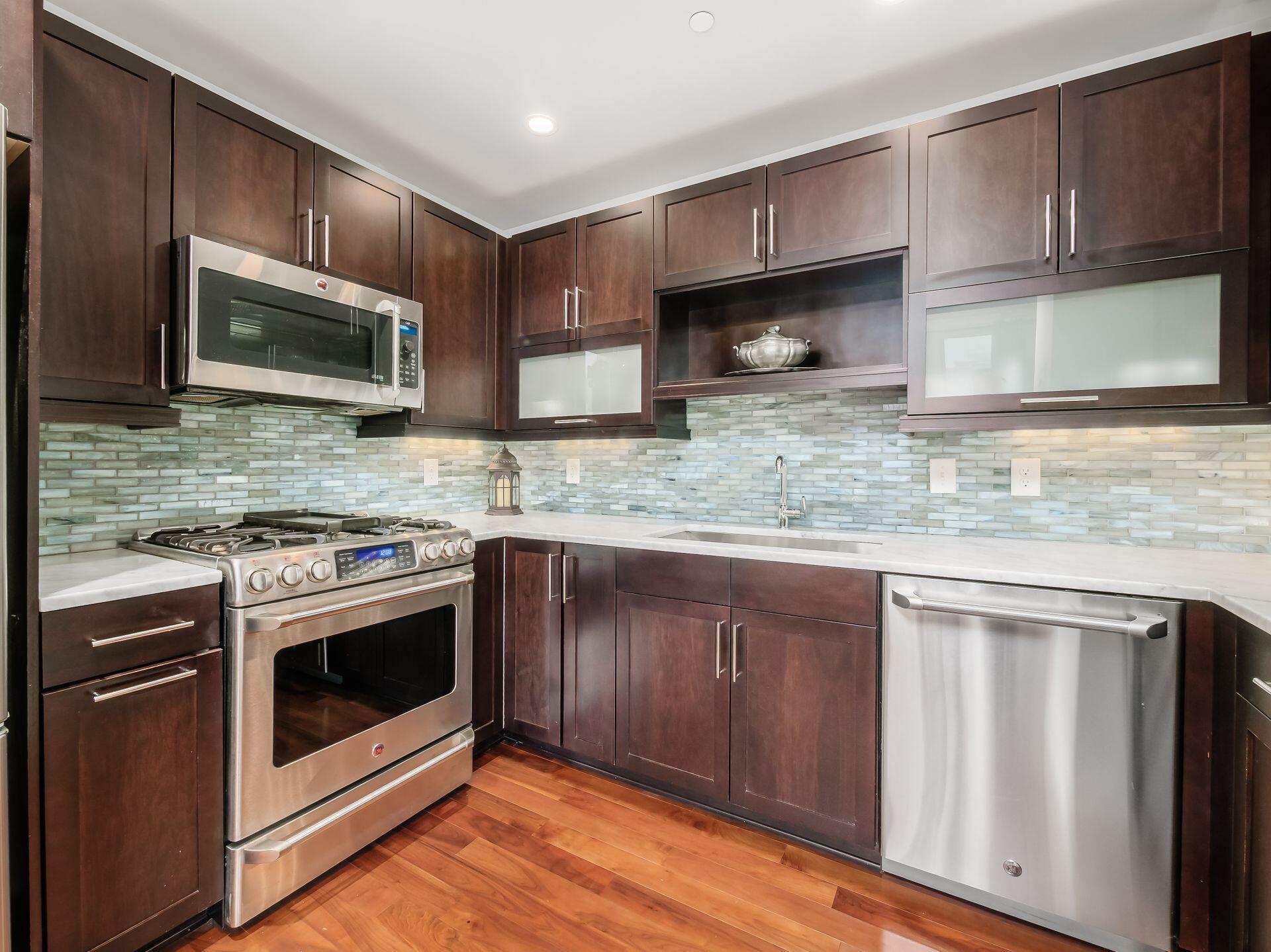 8 E Broad Street, 502