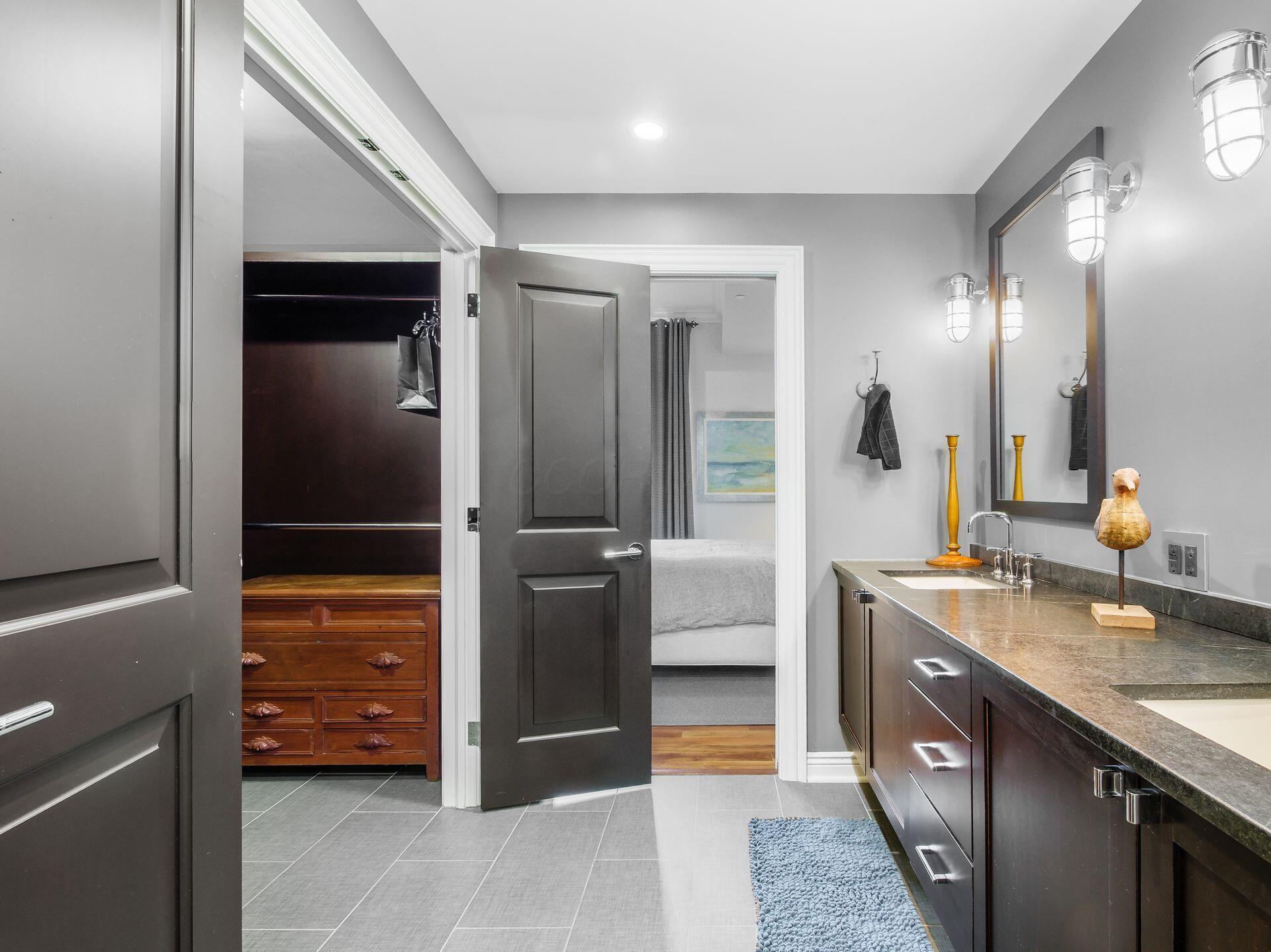 8 E Broad Street, 502