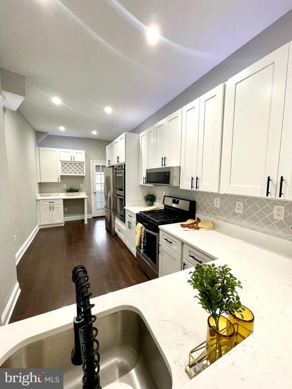 243 N LUZERNE AVENUE