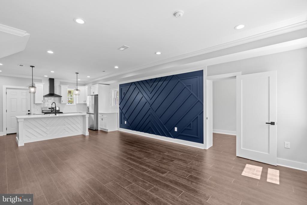 4022 BOARMAN AVENUE