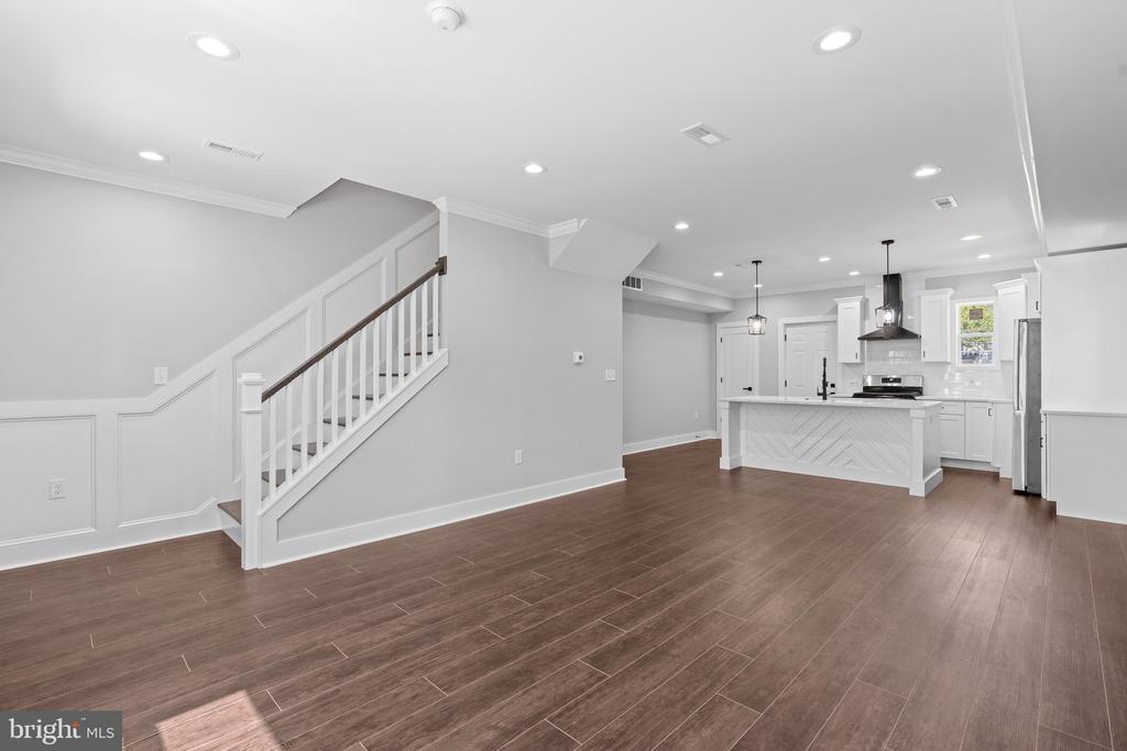 4022 BOARMAN AVENUE