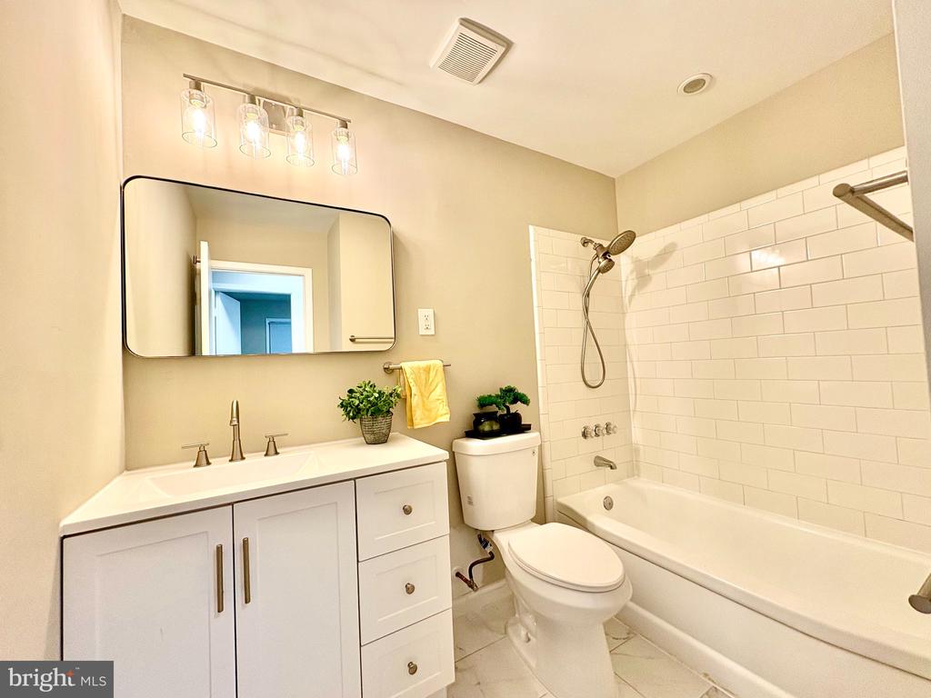 12321 TILBURY LANE