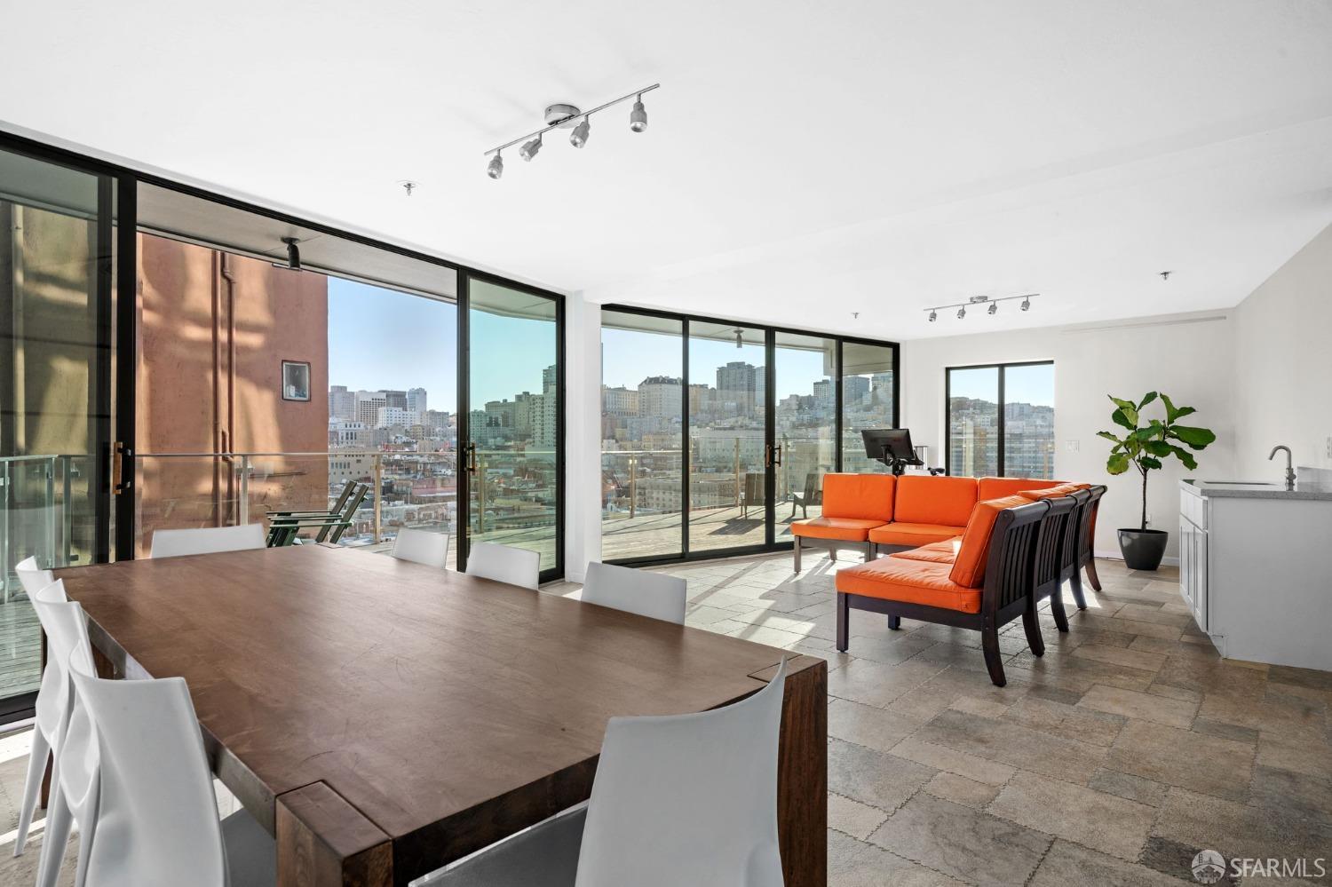 455 Vallejo Street Unit: PH6
