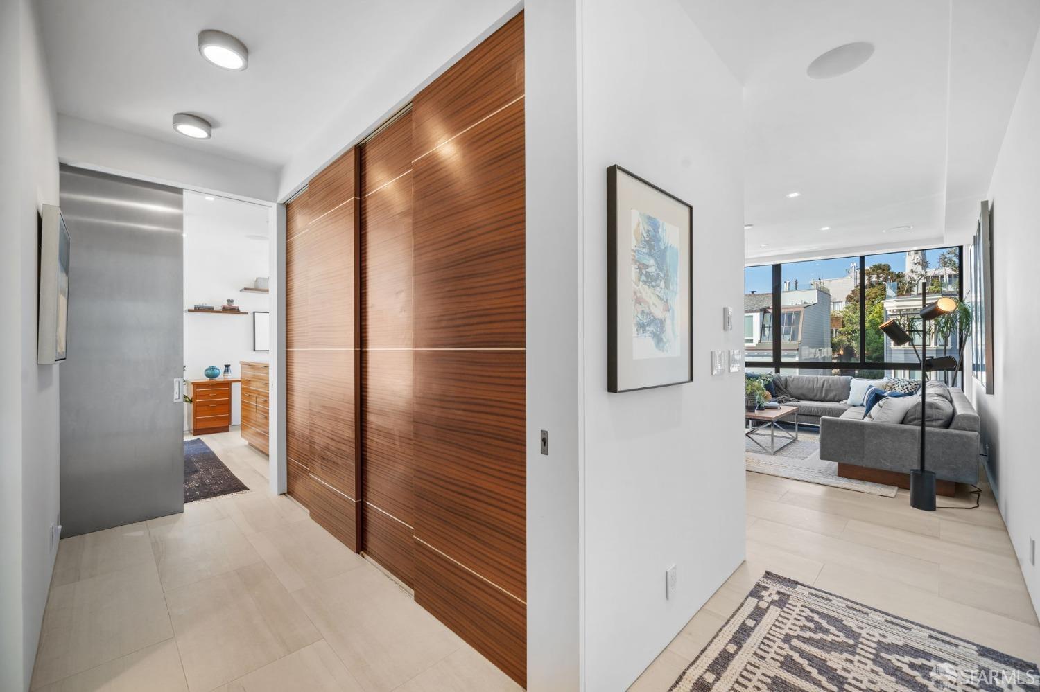 455 Vallejo Street Unit: PH6