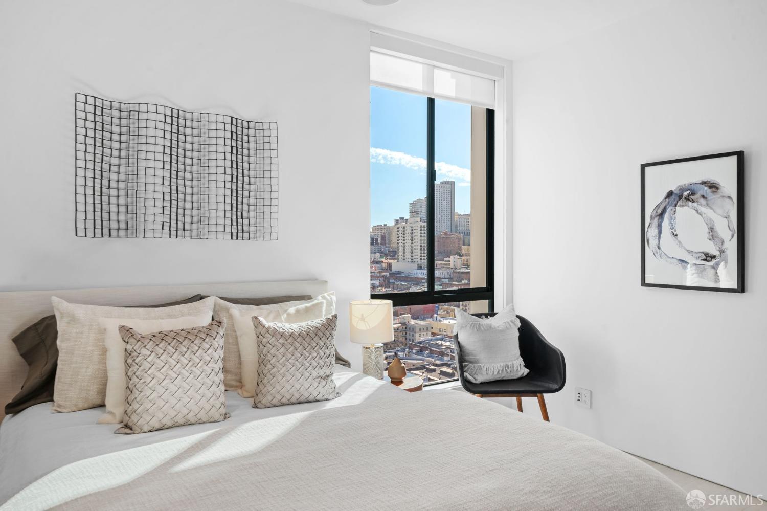 455 Vallejo Street Unit: PH6