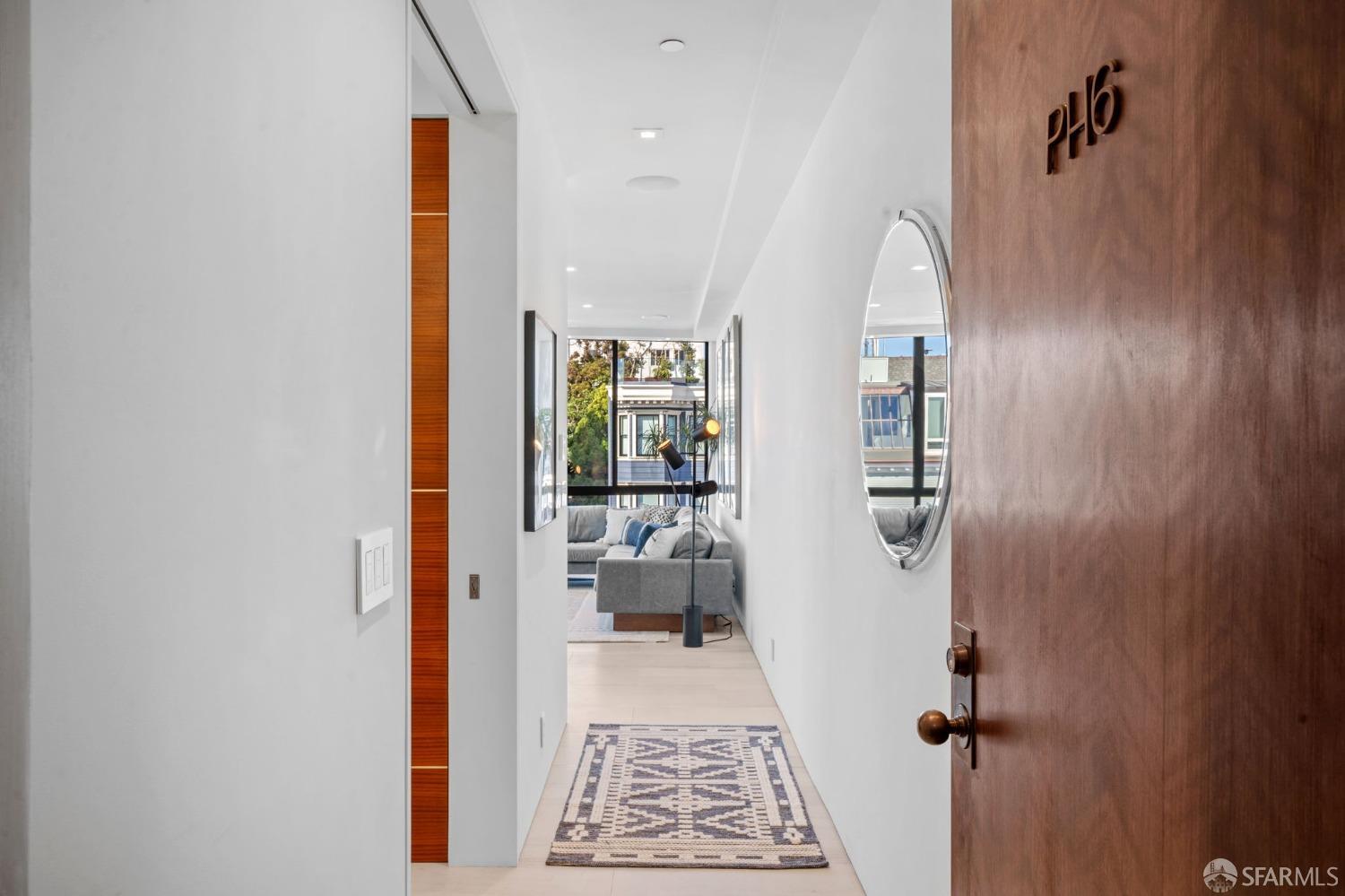 455 Vallejo Street Unit: PH6