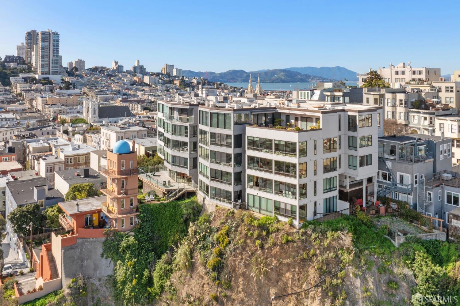 455 Vallejo Street Unit: PH6