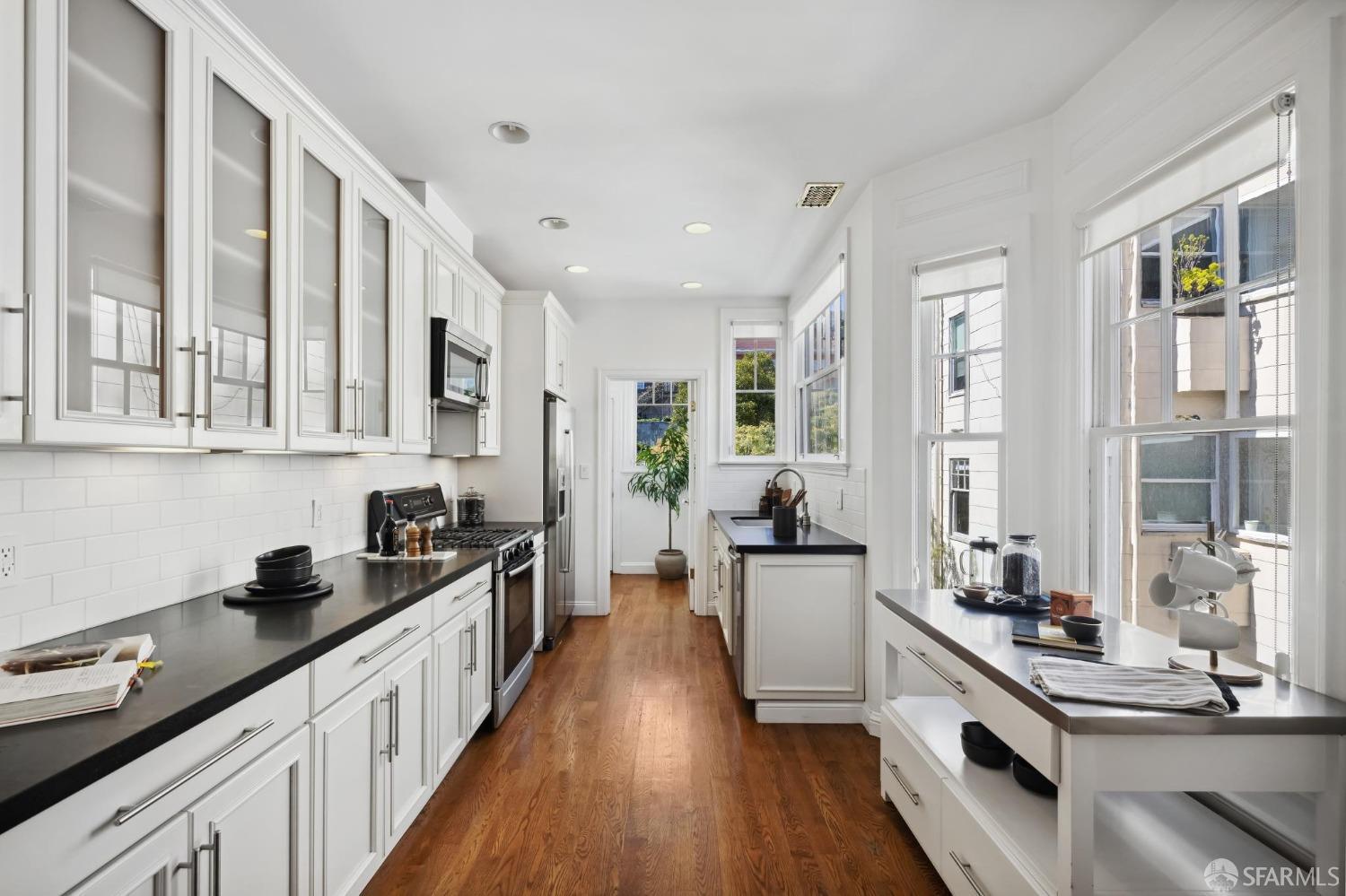 1157 Broderick Street