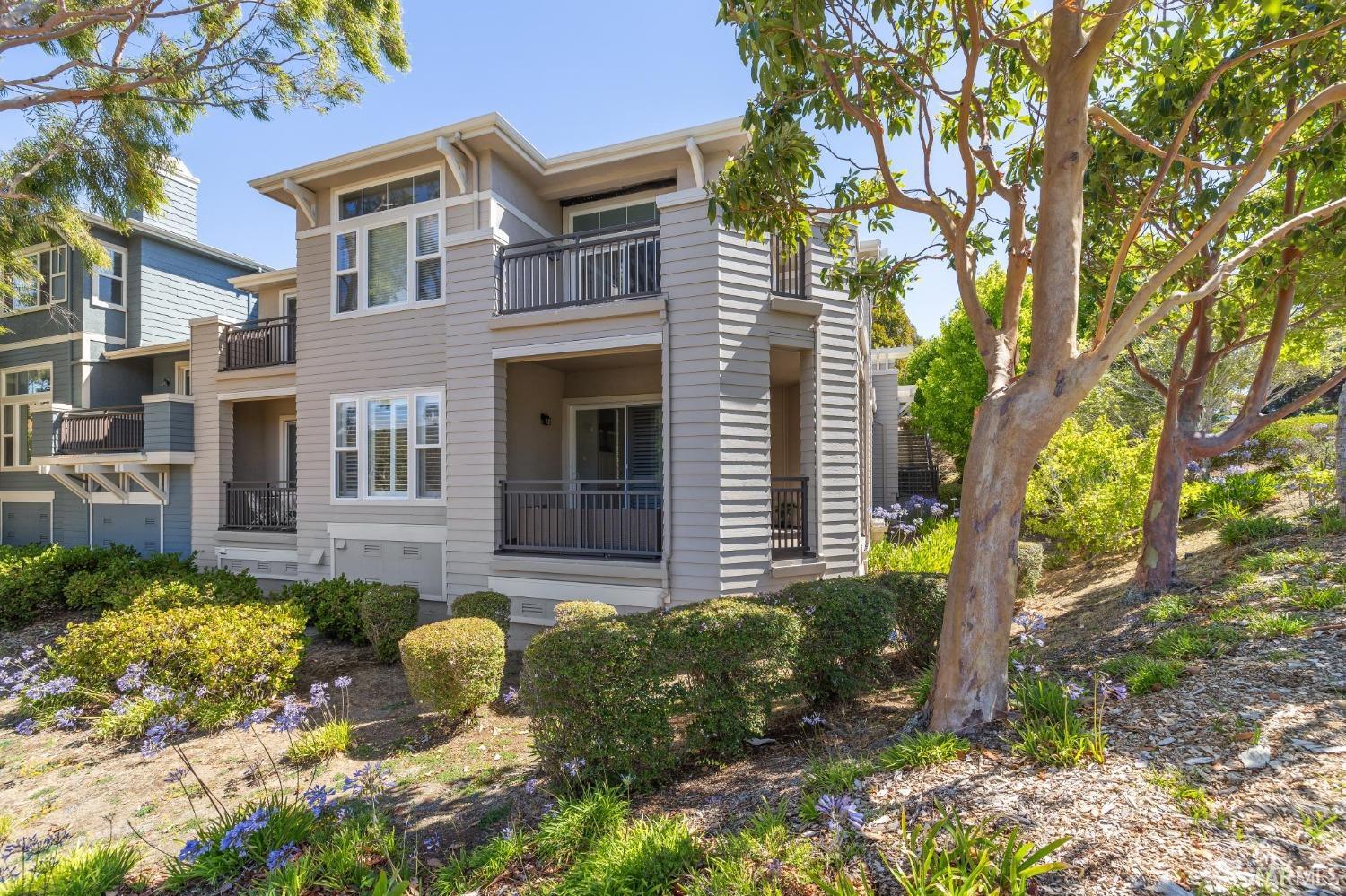 211 Fox Sparrow Lane