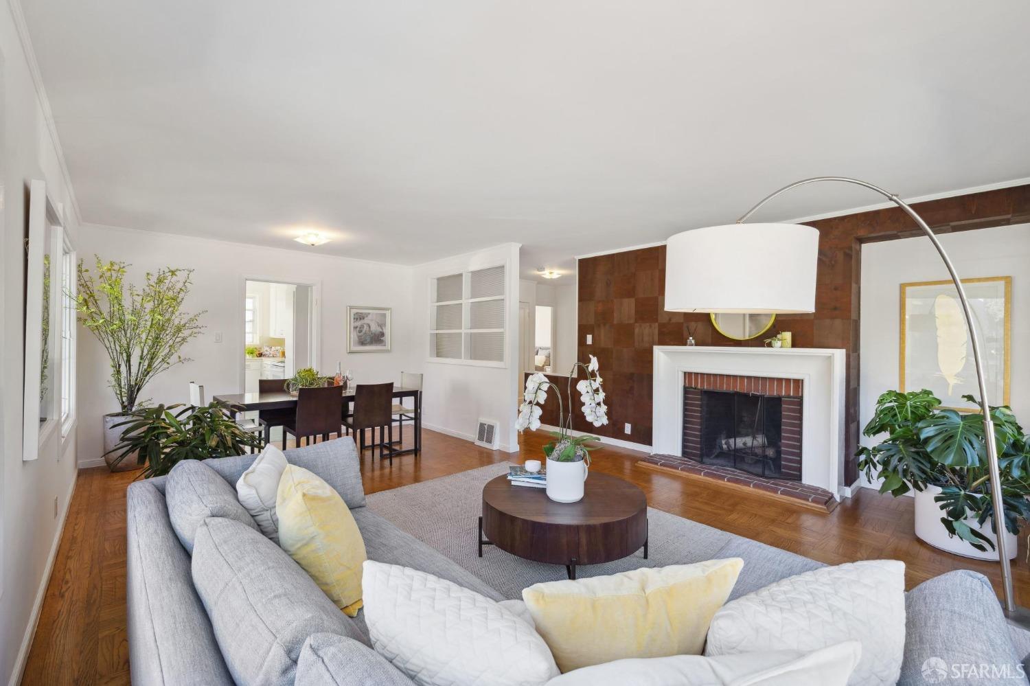 2301 Lincoln Way