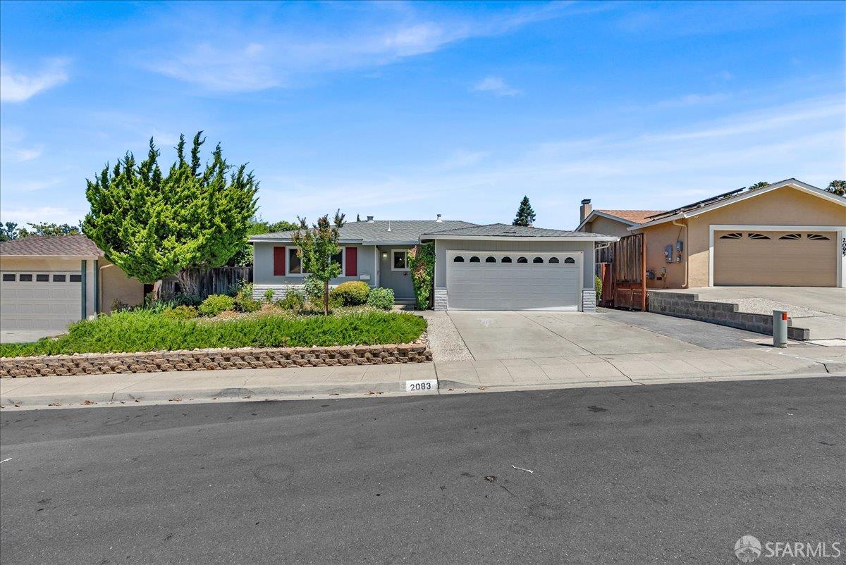 2083 Seacliff Drive
