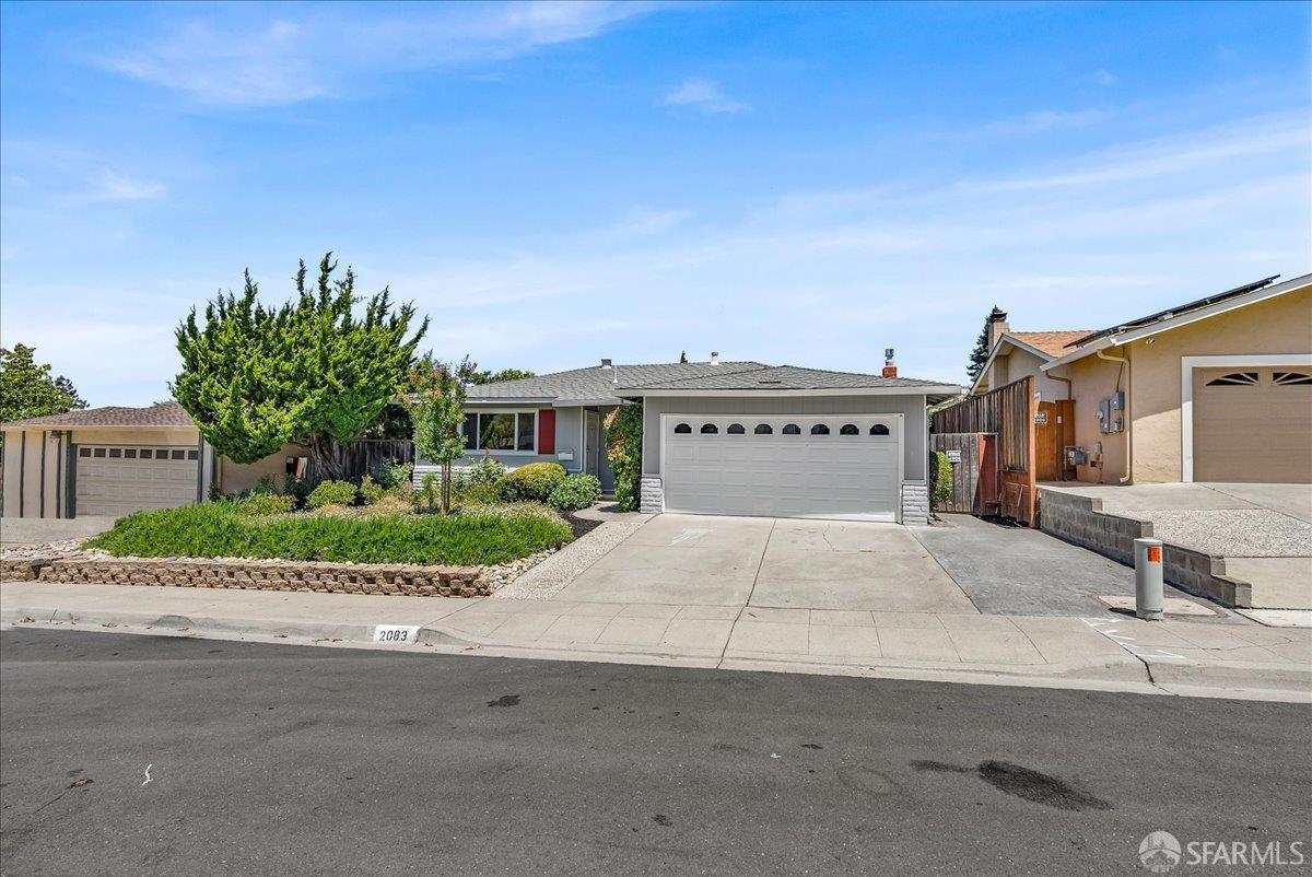 2083 Seacliff Drive