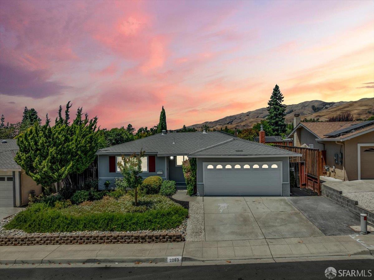 2083 Seacliff Drive