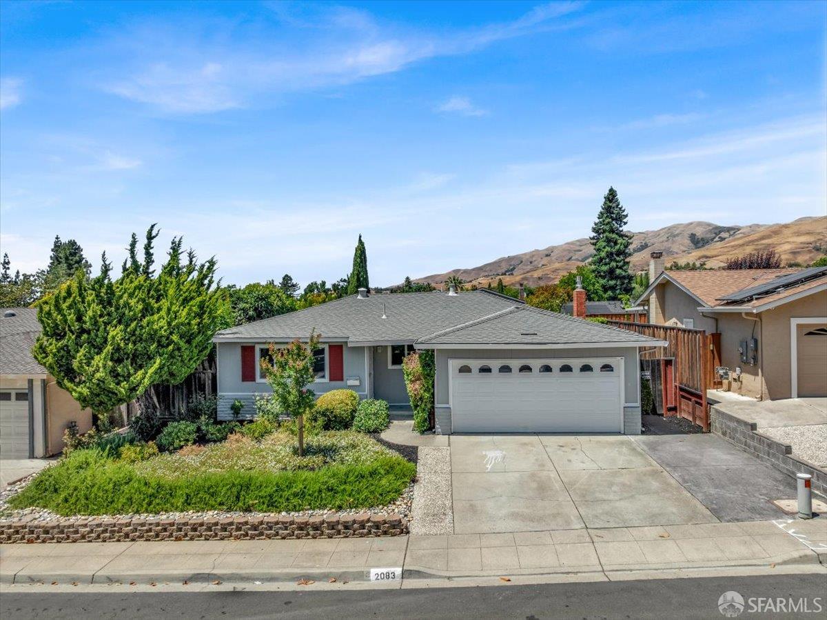 2083 Seacliff Drive