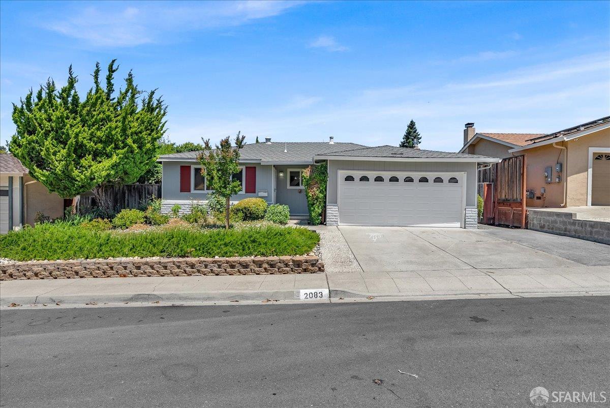 2083 Seacliff Drive