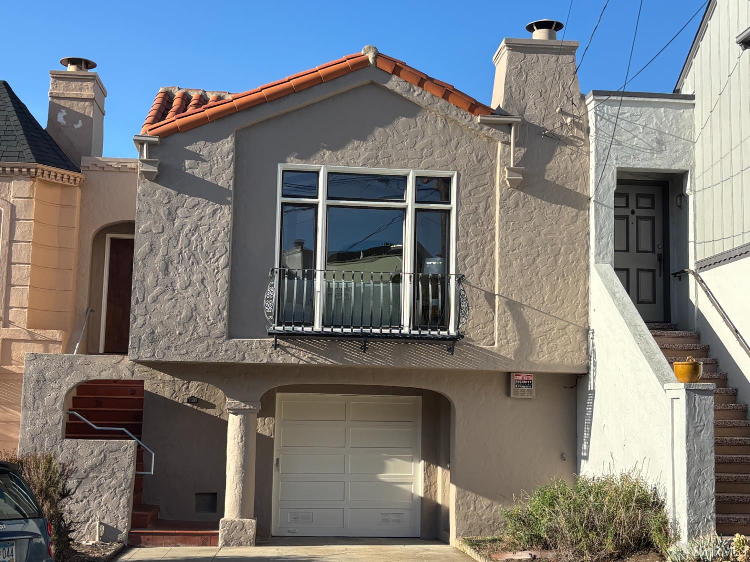 128 Escolta Way