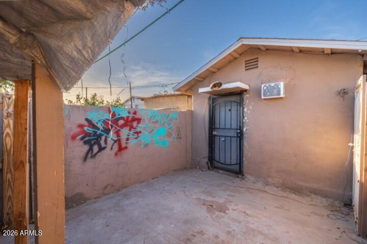 1312 W SUNLAND Avenue