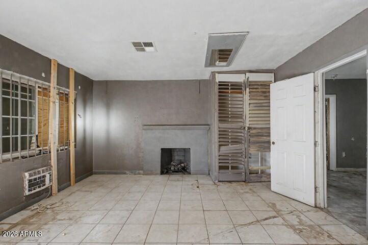 1312 W SUNLAND Avenue
