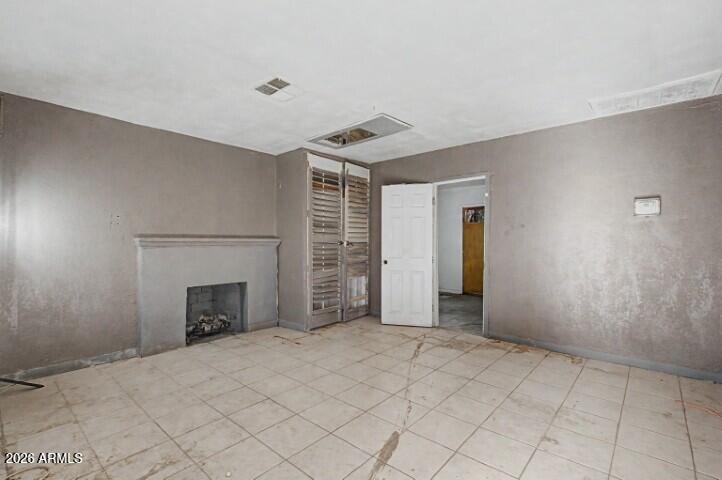 1312 W SUNLAND Avenue
