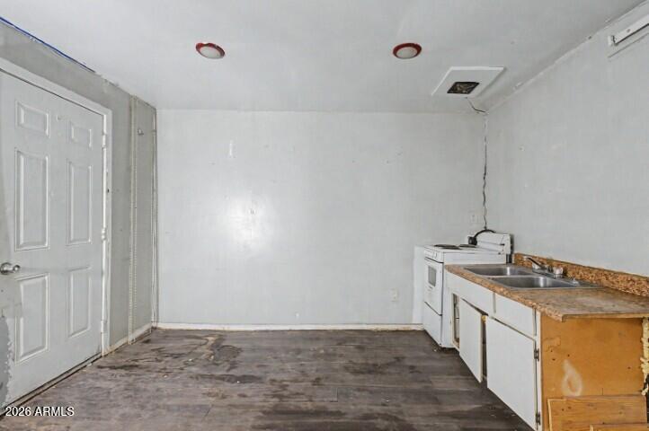 1312 W SUNLAND Avenue