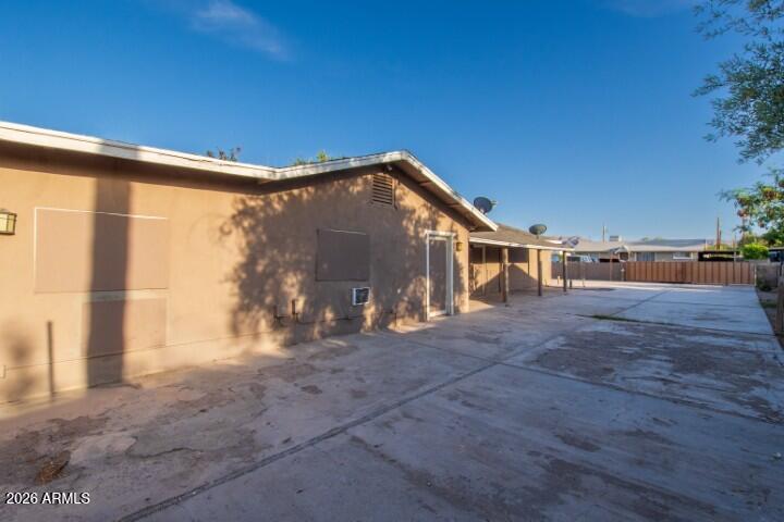 1312 W SUNLAND Avenue