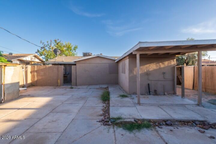 1312 W SUNLAND Avenue