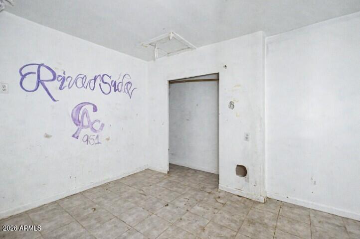 1312 W SUNLAND Avenue