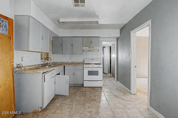 1312 W SUNLAND Avenue