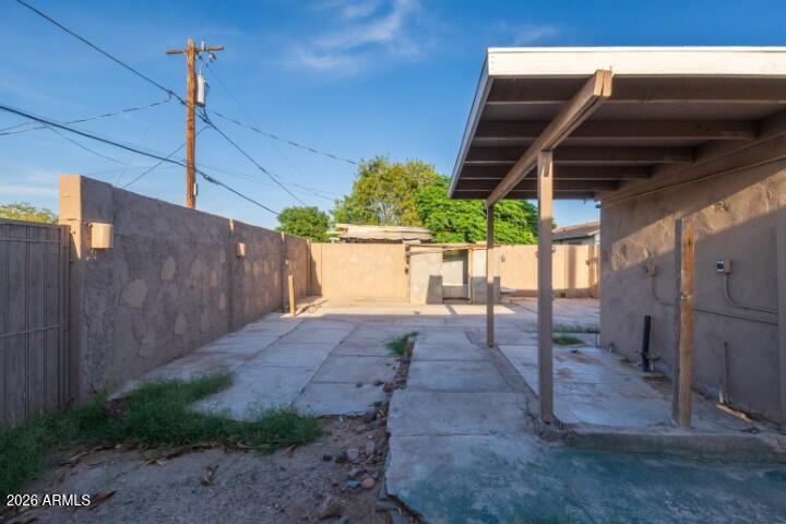 1312 W SUNLAND Avenue