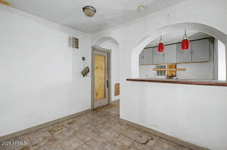 1312 W SUNLAND Avenue
