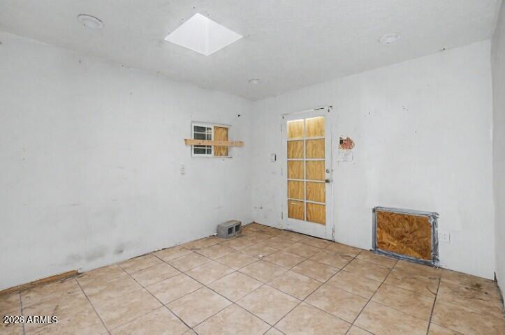 1312 W SUNLAND Avenue