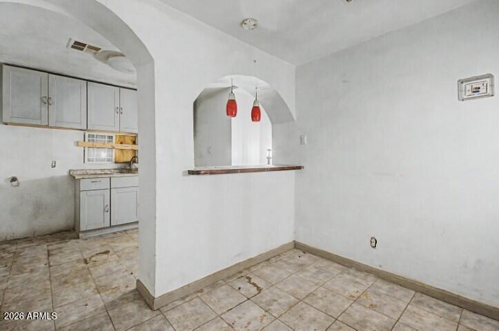 1312 W SUNLAND Avenue