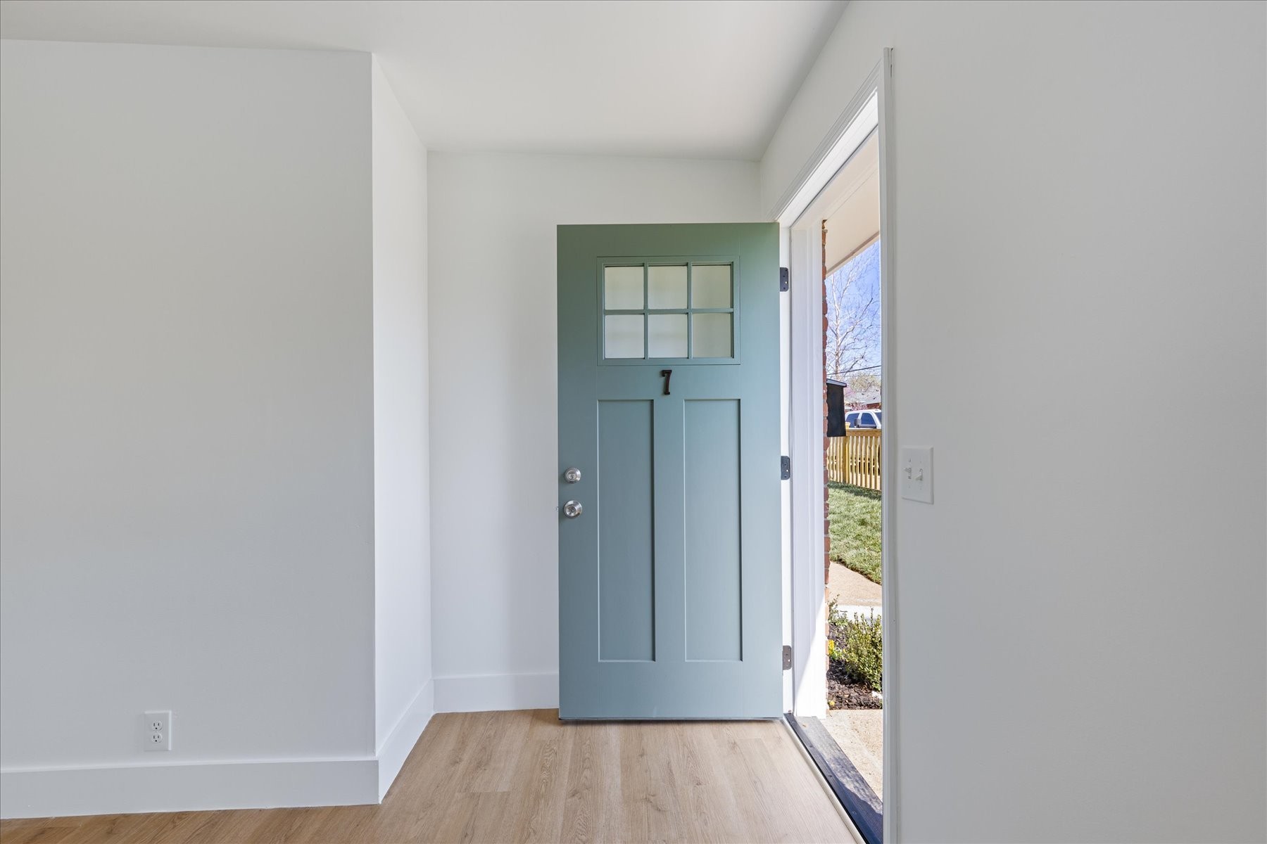 627 Shelby Ave Unit: 7