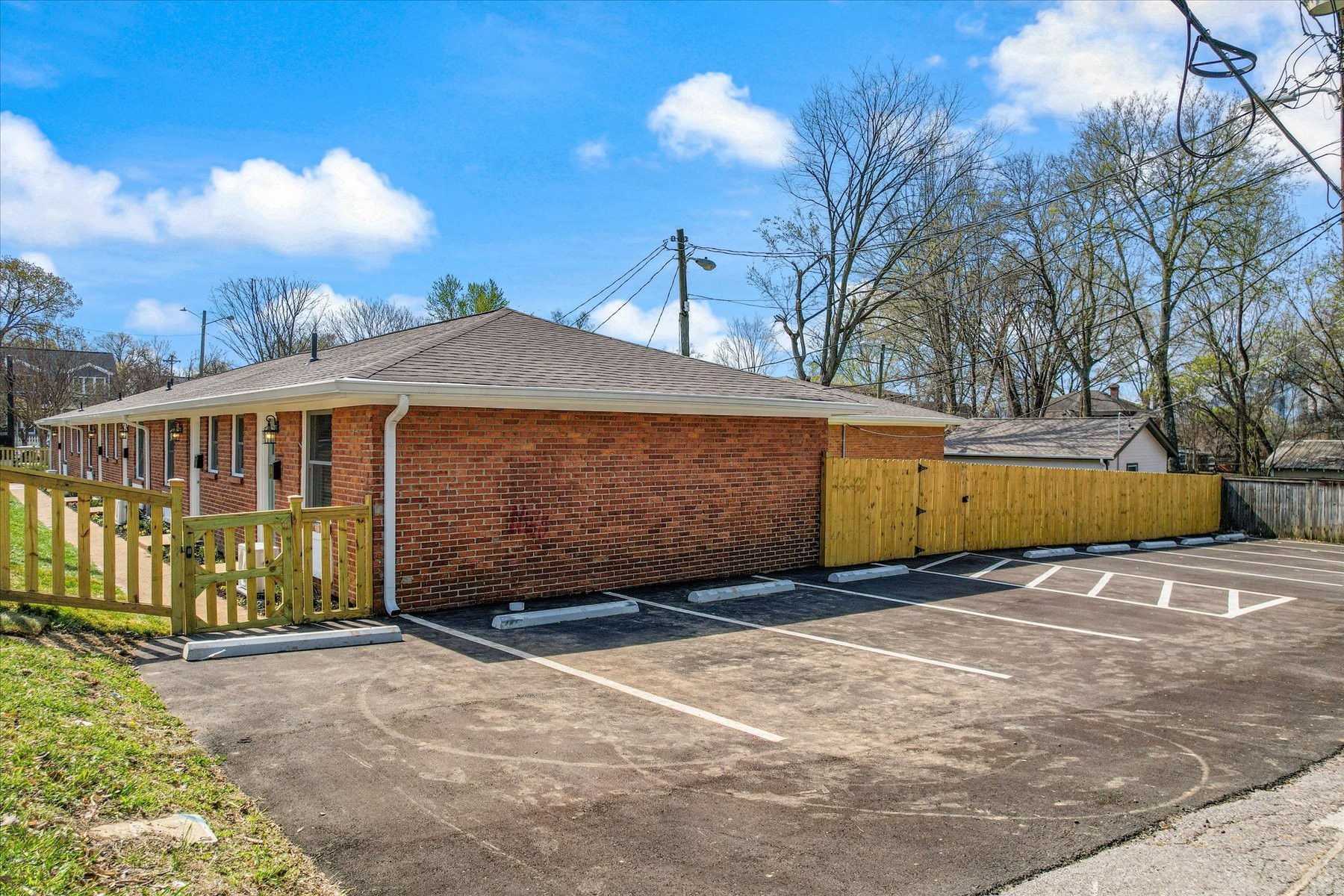 627 Shelby Ave Unit: 3