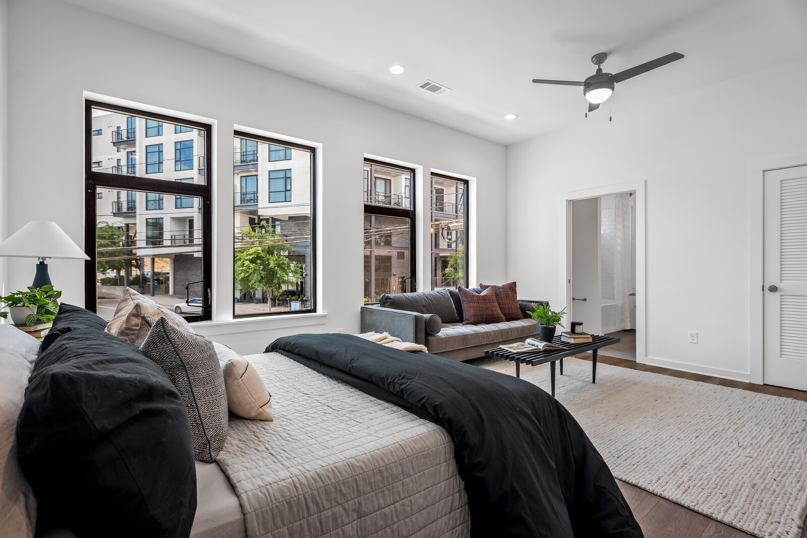 1272 3rd Ave, S Unit: 206