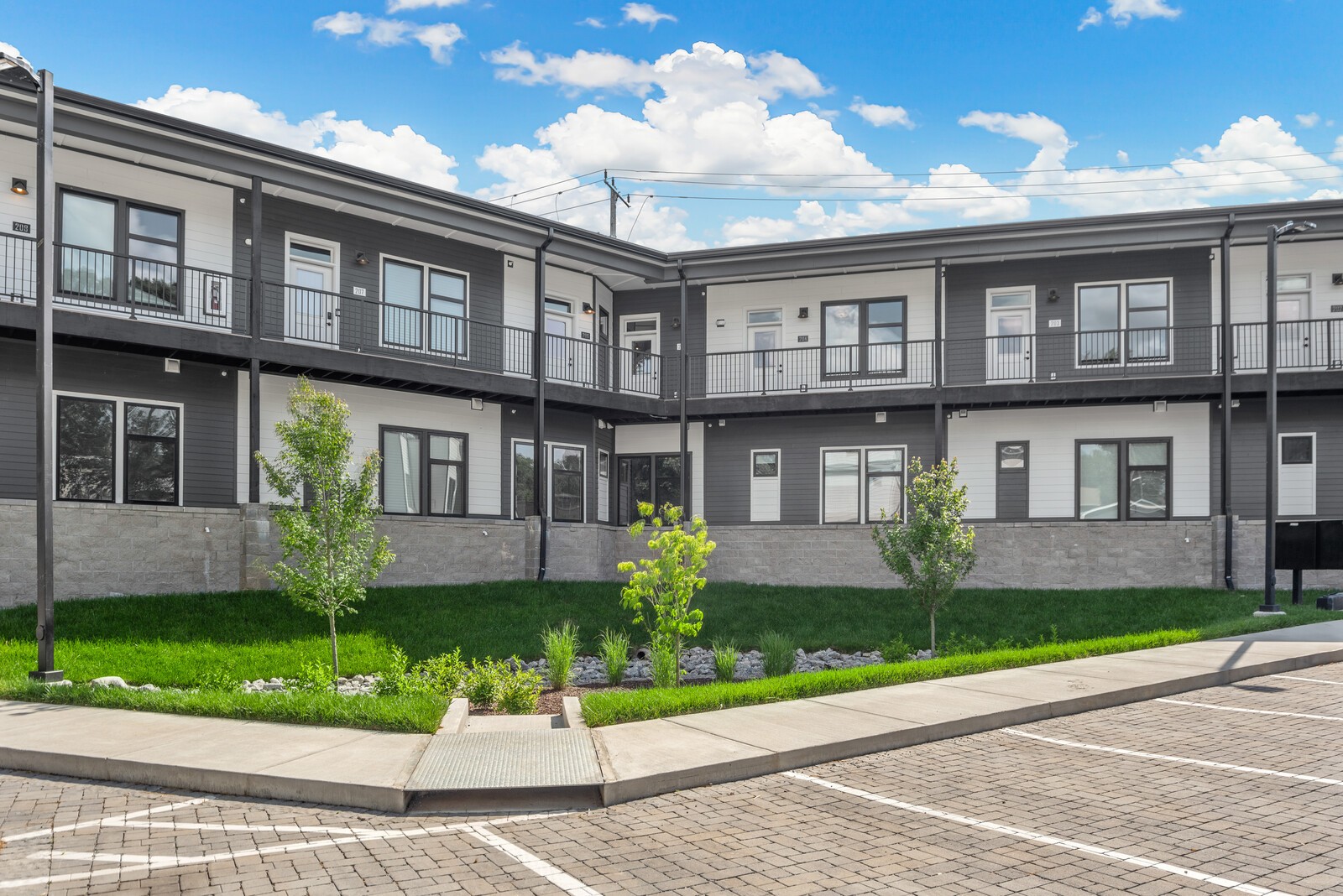 1272 3rd Ave, S Unit: 206